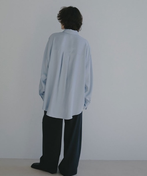 ETRE TOKYO（エトレトウキョウ）の「キュプラネクタイオーバーサイズシャツ（シャツ/ブラウス・レディース・ブラウン/ブルー/ライトベージュ・FREE）」の5枚目の写真