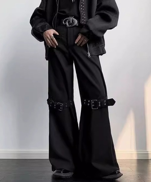 SHIBUYA Zy.(シブヤジー)の「OBSIDIAN LEG HARNESSベルト付きフレアスラックス(スラックス・メンズ・ブラック・L/M/S)」の3枚目の写真