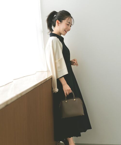 COHINA（コヒナ）の「ベルト付きサイドプリーツワンピース-short & regular 【低身長・小柄女性】（シャツワンピース・レディース・ネイビー/ベージュ・REGULAR/SHORT）」の16枚目の写真