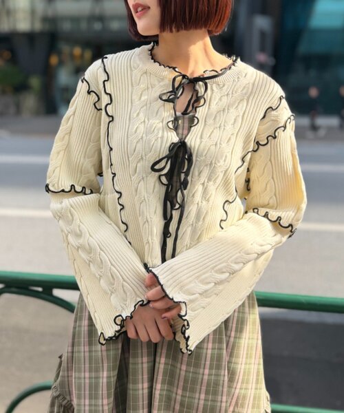 w closet(ダブルクローゼット)の「new配色メロウケーブルカーディガン(カーディガン/ボレロ・レディース・サックスブルー/ブラック/アイボリー/ピンク/ネイビー/イエロー・FREE)」の7枚目の写真