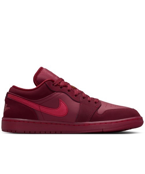 JORDAN BRAND(ジョーダンブランド)の「JORDAN BRAND Air Jordan 1 Low Se(ジョーダンブランド エア ジョーダン 1 Low Se)(スニーカー・メンズ・レッド系・29cm/27.5cm/26.5cm/26cm/23cm/23.5cm/25cm/25.5cm/27cm/28cm/28.5cm)」の5枚目の写真