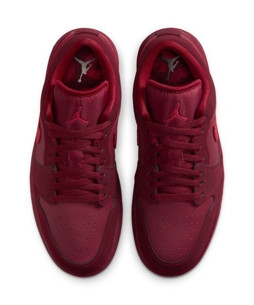JORDAN BRAND(ジョーダンブランド)の「JORDAN BRAND Air Jordan 1 Low Se(ジョーダンブランド エア ジョーダン 1 Low Se)(スニーカー・メンズ・レッド系・29cm/27.5cm/26.5cm/26cm/23cm/23.5cm/25cm/25.5cm/27cm/28cm/28.5cm)」の8枚目の写真
