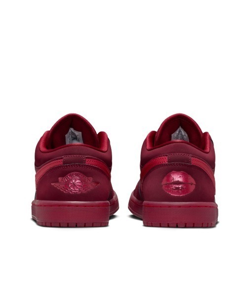 JORDAN BRAND(ジョーダンブランド)の「JORDAN BRAND Air Jordan 1 Low Se(ジョーダンブランド エア ジョーダン 1 Low Se)(スニーカー・メンズ・レッド系・29cm/27.5cm/26.5cm/26cm/23cm/23.5cm/25cm/25.5cm/27cm/28cm/28.5cm)」の9枚目の写真