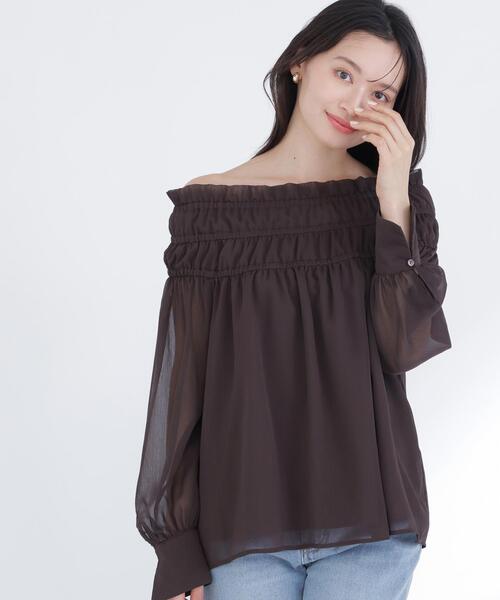 NATURAL BEAUTY BASIC(ナチュラルビューティーベーシック)の「◇シャーリングショルダーブラウス(シャツ/ブラウス・レディース・イエロー/ブラウン/オフホワイト・FREE)」の3枚目の写真