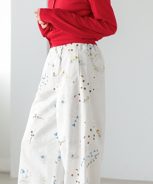itto...（イット）の「花柄プリントパンツ（スラックス・レディース・ブラック/オフホワイト・M）」の4枚目の写真