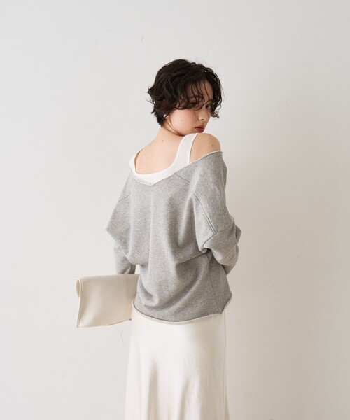 Rouge vif Anna（ルージュヴィフアンナ）の「裏毛Vネックスウェットプルオーバー（スウェット・レディース・グレー/オフホワイト・フリー）」の13枚目の写真