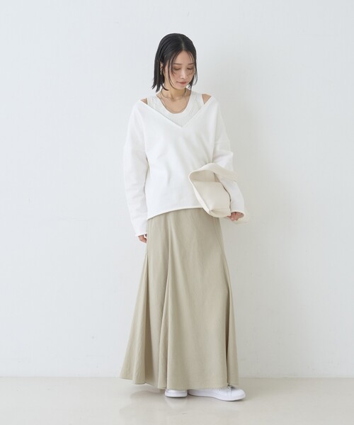 Rouge vif Anna（ルージュヴィフアンナ）の「裏毛Vネックスウェットプルオーバー（スウェット・レディース・グレー/オフホワイト・フリー）」の16枚目の写真