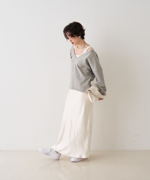 Rouge vif Anna（ルージュヴィフアンナ）の「裏毛Vネックスウェットプルオーバー（スウェット・レディース・グレー/オフホワイト・フリー）」の22枚目の写真
