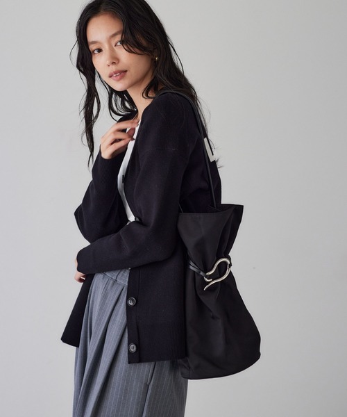 LE VERNIS（ル・ベルニ）の「BARNYARDSTORM / LE VERNIS(ルベルニ)別注カラー / 巾着トート（トートバッグ・レディース・ブラック/カーキ・FREE）」の9枚目の写真