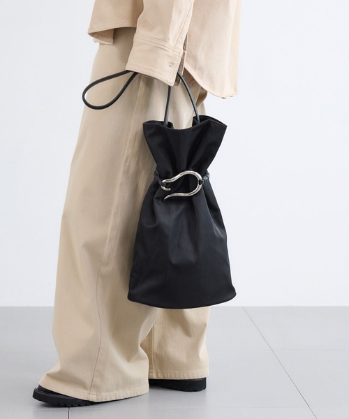 LE VERNIS（ル・ベルニ）の「BARNYARDSTORM / LE VERNIS(ルベルニ)別注カラー / 巾着トート（トートバッグ・レディース・ブラック/カーキ・FREE）」の18枚目の写真