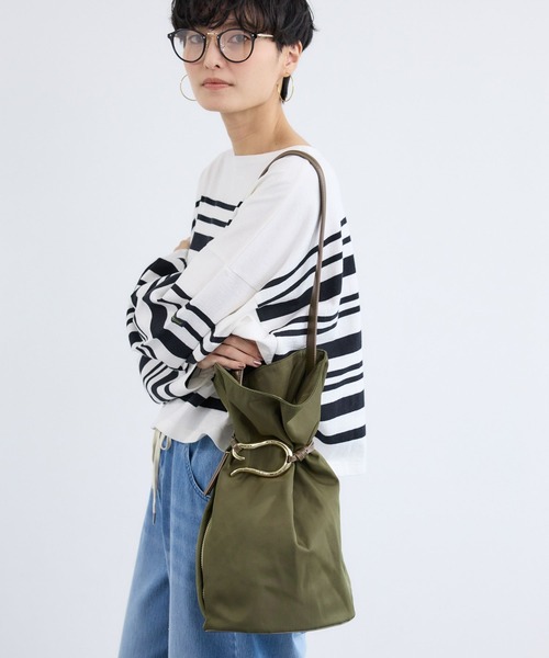 LE VERNIS（ル・ベルニ）の「BARNYARDSTORM / LE VERNIS(ルベルニ)別注カラー / 巾着トート（トートバッグ・レディース・ブラック/カーキ・FREE）」の12枚目の写真