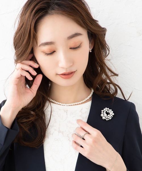Cream dot.(クリームドット)の「2タイプから選べる、パール×ビジューのブローチ(ブローチ/コサージュ・レディース・シルバー/シルバー系その他/ゴールド系その他/ゴールド・ONE SIZE)」の6枚目の写真