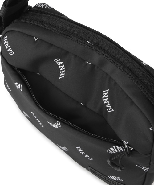 GANNI（ガニー）の「【GANNI for ADAM ET ROPE'】Re-Tech Logo Print Festival bag（ショルダーバッグ・レディース・ブラック・FREE）」の16枚目の写真
