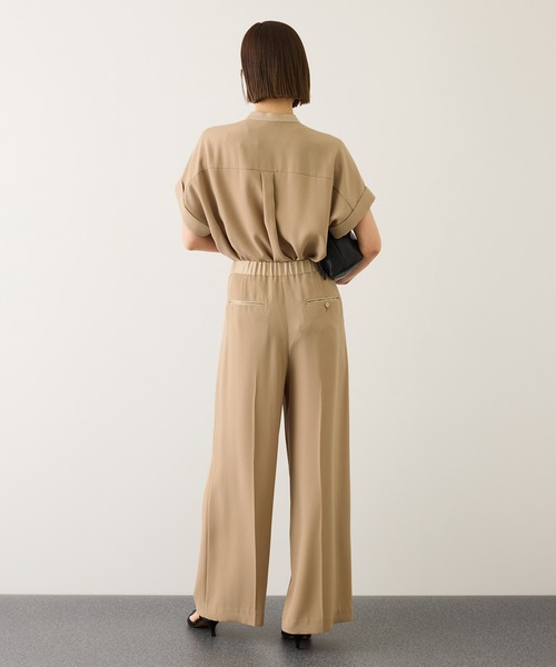 ROPE'（ロペ）の「ライトトリアセバックサテンフラップブラウス/イージーケア・セットアップ対応（シャツ/ブラウス・レディース・ネイビー/ベージュ・FREE）」の7枚目の写真