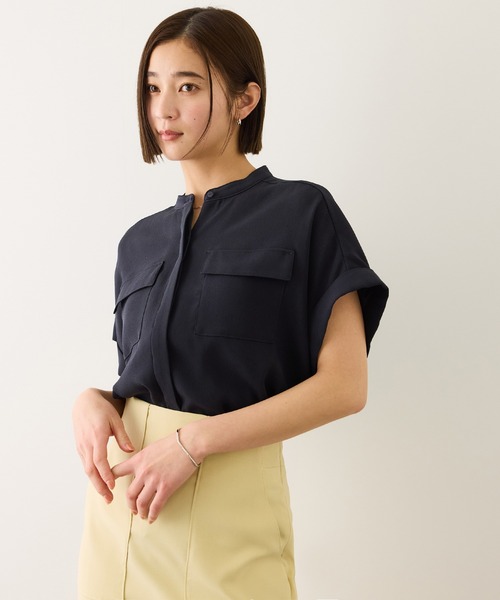 ROPE'（ロペ）の「ライトトリアセバックサテンフラップブラウス/イージーケア・セットアップ対応（シャツ/ブラウス・レディース・ネイビー/ベージュ・FREE）」の13枚目の写真