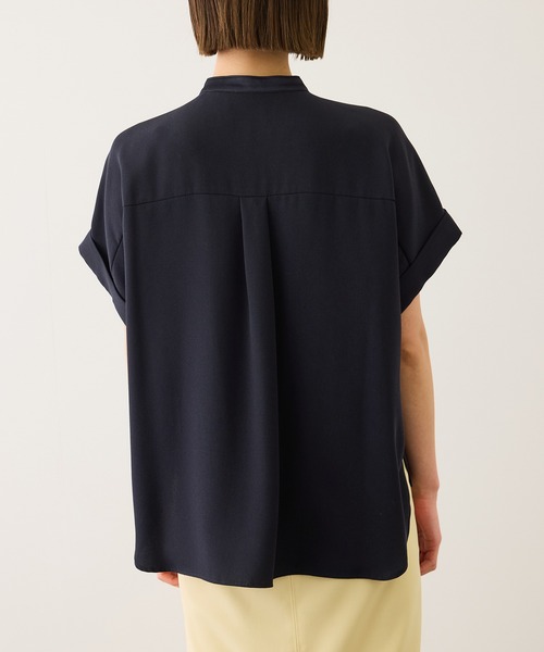 ROPE'（ロペ）の「ライトトリアセバックサテンフラップブラウス/イージーケア・セットアップ対応（シャツ/ブラウス・レディース・ネイビー/ベージュ・FREE）」の19枚目の写真