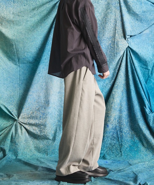 MAISON SPECIAL（メゾンスペシャル）の「《UNISEX》DRY Tweed One-tuck Prime-Wide Tapered Slacks/ドライツイードプライムワイドワンタックテーパードスラックス【MAISON SPECIAL/メゾンスペシャル】■セットアップ対応■（スラックス・メンズ・グレー/ブラック・1/0/2）」の16枚目の写真