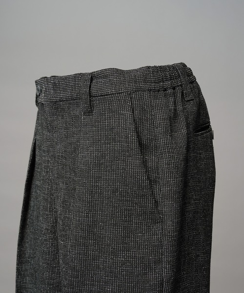 MAISON SPECIAL（メゾンスペシャル）の「《UNISEX》DRY Tweed One-tuck Prime-Wide Tapered Slacks/ドライツイードプライムワイドワンタックテーパードスラックス【MAISON SPECIAL/メゾンスペシャル】■セットアップ対応■（スラックス・メンズ・グレー/ブラック・1/0/2）」の6枚目の写真