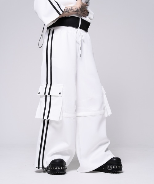 REFLEM(レフレム)の「『REFLEM/レフレム』2WAYワイドカーゴトラックパンツ(その他パンツ・レディース・ブラック×ホワイト/ホワイト×ブラック・FREE)」の15枚目の写真