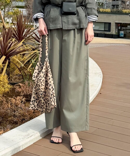 NOLLEY’S（ノーリーズ）の「カルゼストレッチツータックパンツ（その他パンツ・レディース・チャコールグレー/カーキ/ライトグレー/ネイビー・38/36）」の12枚目の写真