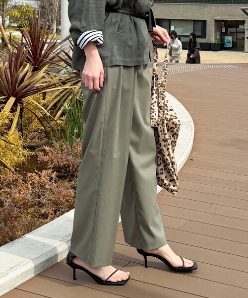 NOLLEY’S（ノーリーズ）の「カルゼストレッチツータックパンツ（その他パンツ・レディース・チャコールグレー/カーキ/ライトグレー/ネイビー・38/36）」の14枚目の写真