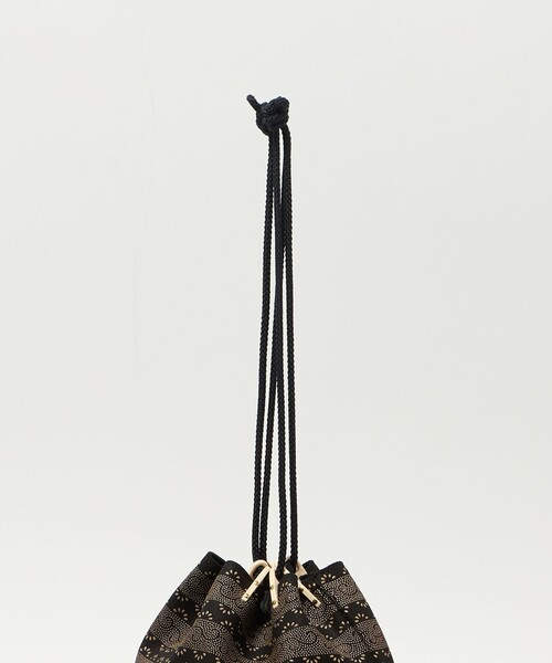 UNITED ARROWS(ユナイテッドアローズ)の「<印傳屋上原勇七>合切袋L/爪唐草(ショルダーバッグ・メンズ・その他1・FREE)」の9枚目の写真