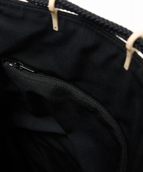 UNITED ARROWS(ユナイテッドアローズ)の「<印傳屋上原勇七>合切袋L/爪唐草(ショルダーバッグ・メンズ・その他1・FREE)」の6枚目の写真