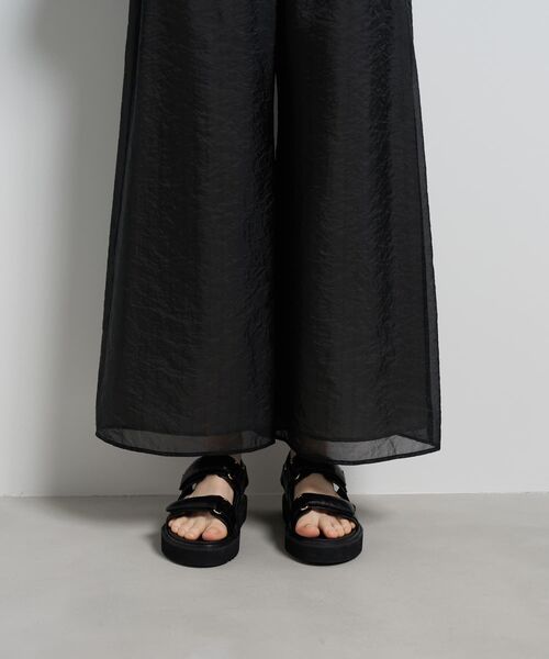 LANVIN en Bleu(ランバンオンブルー)の「ストライプシアーイージーパンツ(その他パンツ・レディース・オフホワイト/ブラック・38/36)」の19枚目の写真