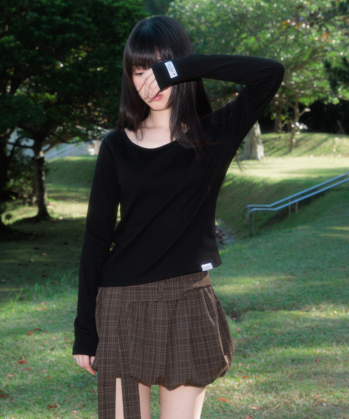 ROSEFRANTZ（ロゼフランツ）の「Essential Rose Label Long Sleeve [Black]（Tシャツ/カットソー・レディース・ブラック・SMALL/MEDIUM）」の6枚目の写真