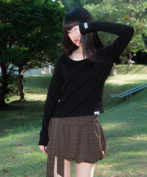ROSEFRANTZ（ロゼフランツ）の「Essential Rose Label Long Sleeve [Black]（Tシャツ/カットソー・レディース・ブラック・SMALL/MEDIUM）」の8枚目の写真