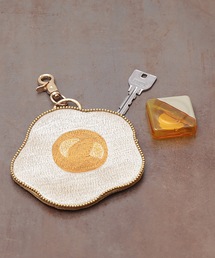 COMMON WARE（コモンウェアー）の「TKK : 目玉焼き刺繍 キーポーチ バッグチャーム（キーケース/キーアクセサリー）」