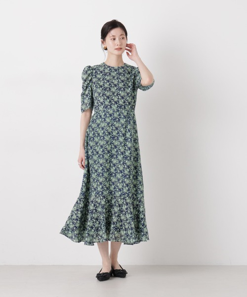 troisiemeCHACO(トロワズィエムチャコ)の「troisieme chaco/別注 CUT JACQUARD ワンピース(ワンピース・レディース・ベージュ/ネイビー・38)」の2枚目の写真