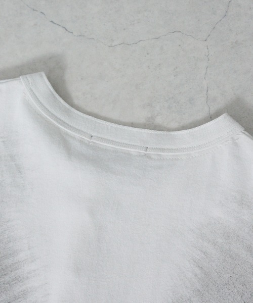 NYLAUS(ナイラス)の「【NYS】トライバル刺繍 スプレー加工 グランジ ショート丈 ヘンリーネック半袖Tシャツ(Tシャツ/カットソー・メンズ・ブラック/アイボリー/ワインレッド・L/M)」の9枚目の写真