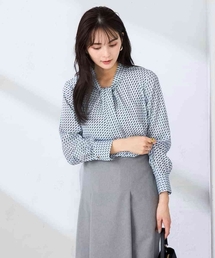 a.v.v(�A�[���F���F)�̊􉽕��{�E�^�C���u���E�X(�V���c/�u���E�X)