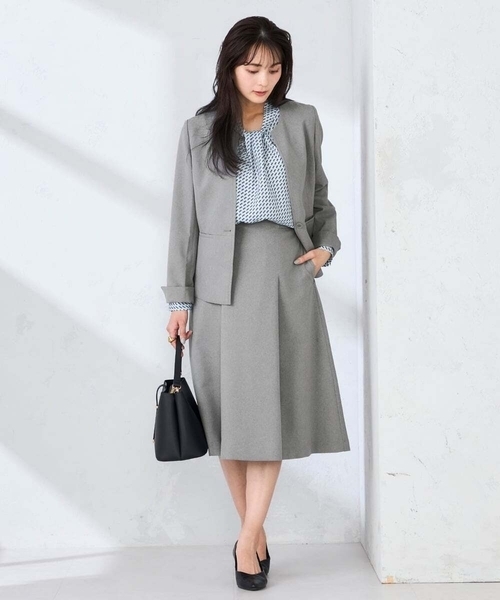 a.v.v(アーヴェヴェ)の「幾何柄ボウタイ風ブラウス(シャツ/ブラウス・レディース・ホワイト/ダークインディゴブルー・40/38/36)」の12枚目の写真