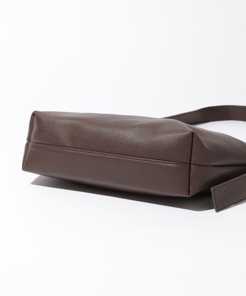 RAGEBLUE（レイジブルー）の「Synthetic Leather Half Moon Hand Bag/シンセティックレザー/ハーフムーンショルダー/ハンドバッグ（ショルダーバッグ・メンズ・ブラック/ブラウン・FREE）」の17枚目の写真