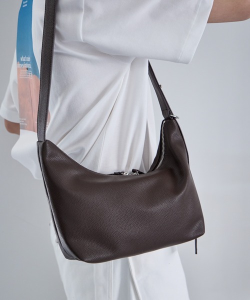 RAGEBLUE(レイジブルー)の「Synthetic Leather Half Moon Hand Bag/シンセティックレザー/ハーフムーンショルダー/ハンドバッグ(ショルダーバッグ・メンズ・ブラック/ブラウン・FREE)」の21枚目の写真