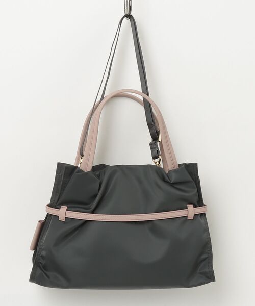 VIOLAd'ORO（ヴィオラドーロ）の「VIOLAd’ORO (ヴィオラドーロ) ナイロンギャザーBAG/BIANCA/V-2293（トートバッグ・レディース・チャコールグレー/ベージュ/ブラック・F）」の4枚目の写真