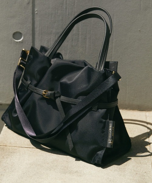 VIOLAd'ORO(ヴィオラドーロ)の「VIOLAd’ORO (ヴィオラドーロ) ナイロンギャザーBAG/BIANCA/V-2293(トートバッグ・レディース・チャコールグレー/ベージュ/ブラック/モカ・F)」の2枚目の写真