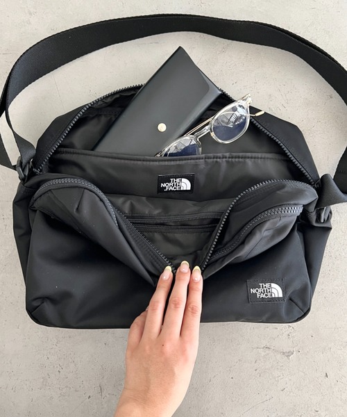 THE NORTH FACE(ザノースフェイス)の「THE NORTH FACE(ザ・ノースフェイス)/軽量 スクエア ショルダーバッグ クロスバッグ/TRAVEL CROSS BAG L(ショルダーバッグ・レディース・ブラック/カーキ・FREE)」の21枚目の写真