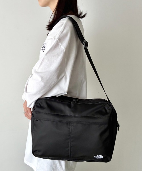 THE NORTH FACE(ザノースフェイス)の「THE NORTH FACE(ザ・ノースフェイス)/軽量 スクエア ショルダーバッグ クロスバッグ/TRAVEL CROSS BAG L(ショルダーバッグ・レディース・ブラック/カーキ・FREE)」の14枚目の写真
