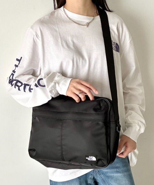 THE NORTH FACE(ザノースフェイス)の「THE NORTH FACE(ザ・ノースフェイス)/軽量 スクエア ショルダーバッグ クロスバッグ/TRAVEL CROSS BAG L(ショルダーバッグ・レディース・ブラック/カーキ・FREE)」の12枚目の写真
