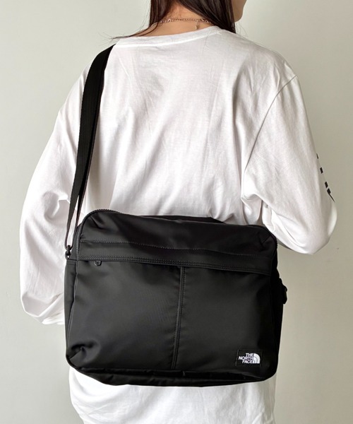 THE NORTH FACE(ザノースフェイス)の「THE NORTH FACE(ザ・ノースフェイス)/軽量 スクエア ショルダーバッグ クロスバッグ/TRAVEL CROSS BAG L(ショルダーバッグ・レディース・ブラック/カーキ・FREE)」の11枚目の写真