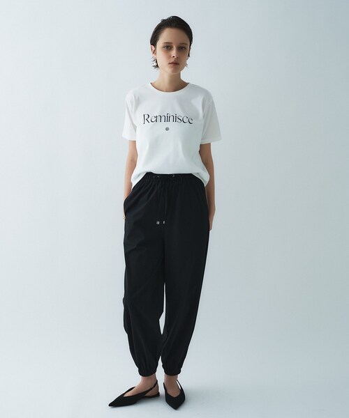 cloenc(クロエンス)の「グラフィックTシャツ|リサイクルポリエステル(Tシャツ/カットソー・レディース・ホワイト系3/カーキ系2/ホワイト系5/ホワイト系4/カーキ系3/ピンク系1/ピンク系2/ピンク系3/カーキ系4・02)」の10枚目の写真
