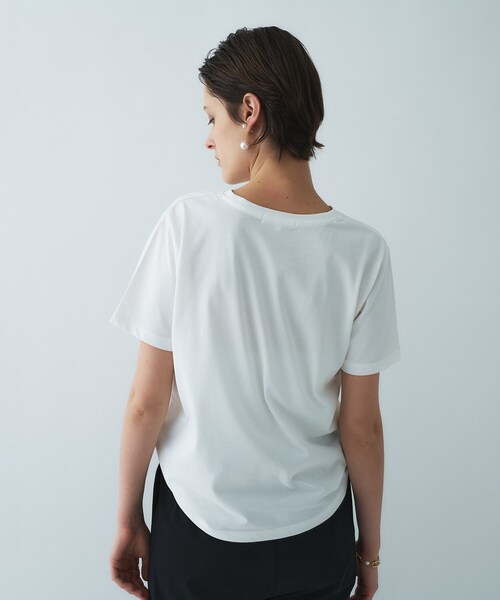 cloenc(クロエンス)の「グラフィックTシャツ|リサイクルポリエステル(Tシャツ/カットソー・レディース・ホワイト系3/カーキ系2/ホワイト系5/ホワイト系4/カーキ系3/ピンク系1/ピンク系2/ピンク系3/カーキ系4・02)」の14枚目の写真