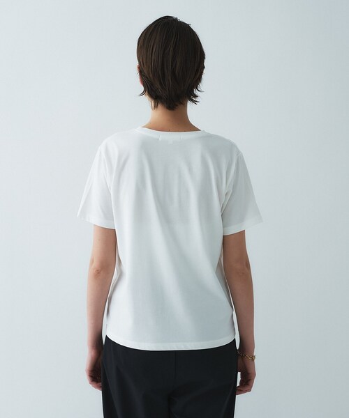 cloenc(クロエンス)の「グラフィックTシャツ|リサイクルポリエステル(Tシャツ/カットソー・レディース・ホワイト系3/カーキ系2/ホワイト系5/ホワイト系4/カーキ系3/ピンク系1/ピンク系2/ピンク系3/カーキ系4・02)」の14枚目の写真