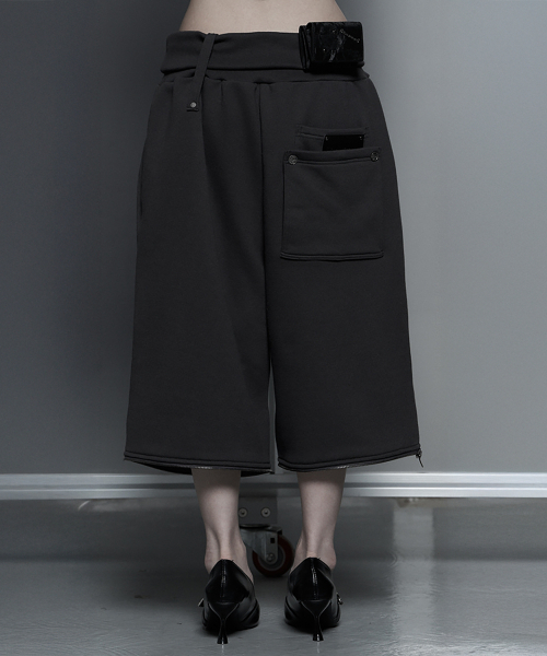 ETRE AU SOMMET(エトレオソメ)の「Zipper 2-Way Double Knee Bermuda Wide Pants (Charcoal)(スウェットパンツ・レディース・チャコールグレー・FREE)」の6枚目の写真