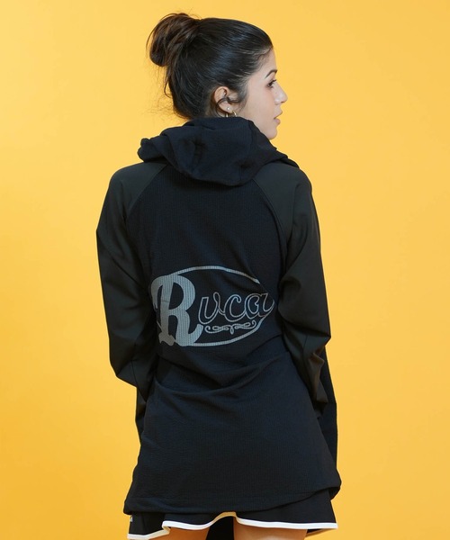 RVCA(ルーカ)の「RVCA/ルーカ 水着 長袖 ラッシュガード パーカー ジップアップ DOLMAN SLEEVE WIDE ZIP HD BG043867 UT(パーカー・レディース・ブラック/ホワイト/ライトカーキ・S/M)」の12枚目の写真