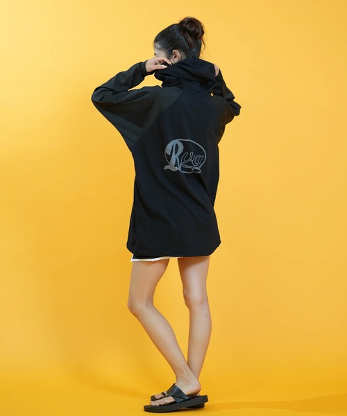 RVCA(ルーカ)の「RVCA/ルーカ 水着 長袖 ラッシュガード パーカー ジップアップ DOLMAN SLEEVE WIDE ZIP HD BG043867 UT(パーカー・レディース・ブラック/ホワイト/ライトカーキ・S/M)」の15枚目の写真
