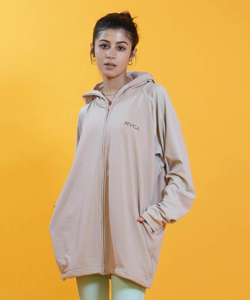 RVCA(ルーカ)の「RVCA/ルーカ 水着 長袖 ラッシュガード パーカー ジップアップ DOLMAN SLEEVE WIDE ZIP HD BG043867 UT(パーカー・レディース・ブラック/ホワイト/ライトカーキ・S/M)」の22枚目の写真